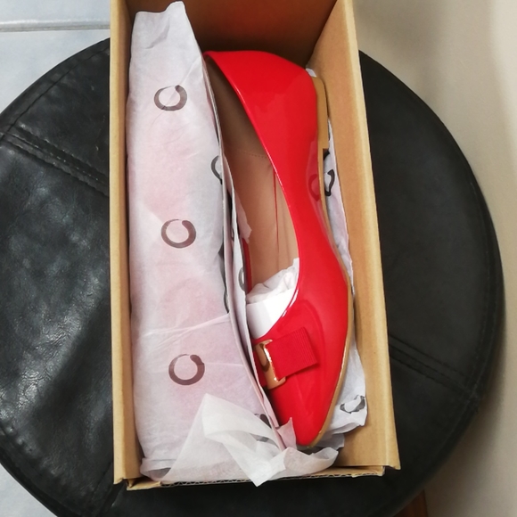 New red flats size 7 - Picture 2 of 7